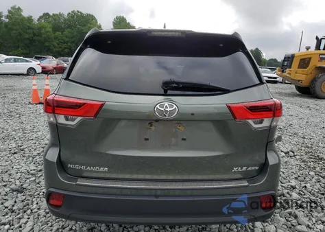 2018 Toyota Highlander Se из США, поврежденный, VIN 5TDJZRFH8JS888491